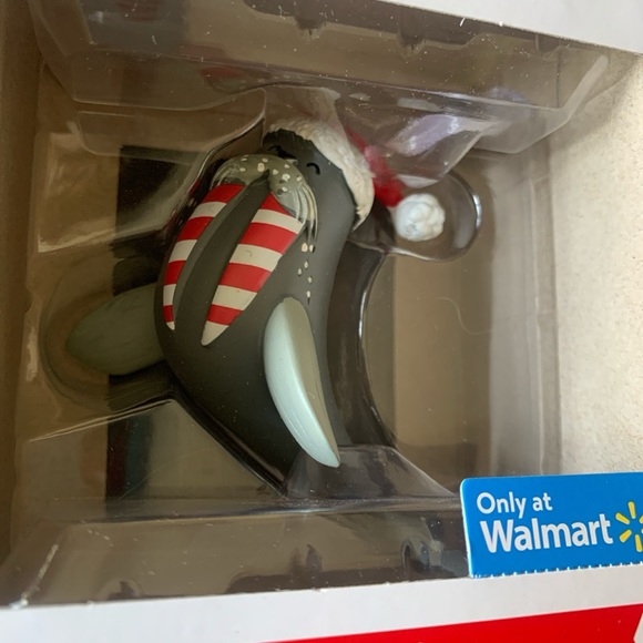 Hallmark Walmart Exclusive Walrus Christmas Tree Holiday Ornament New 2022 - Picture 3 of 5